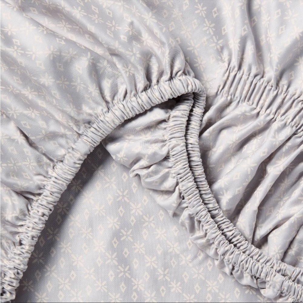 Threshold Light Gray Performance Sheet Set - Full - Picture 6 of 8